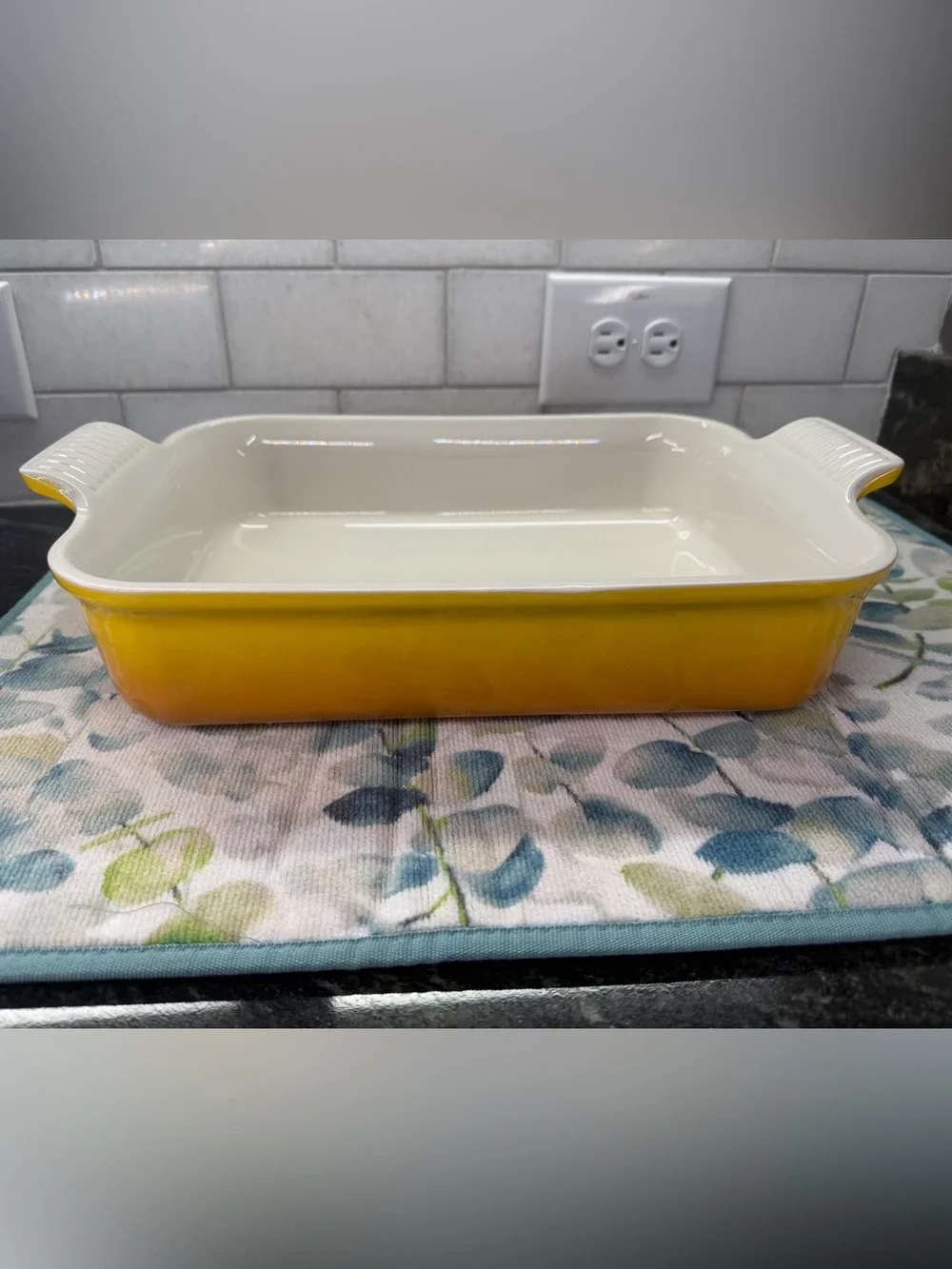 NEW Le Creuset Heritage Rectangular Baking Dish 32cm 4 Qt Nectar Yellow